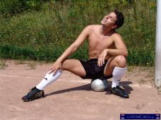 Leon, 24 > SoccerKeyPlayer-Kick