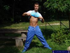 Robin, 32 > WoodGlade